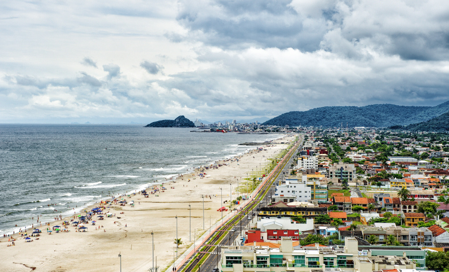 Temporada 2024/2025 do Verão Maior Paraná movimentou quase R$ 700 milhões em licenciamentos ambientais de novos empreendimentos no Litoral.