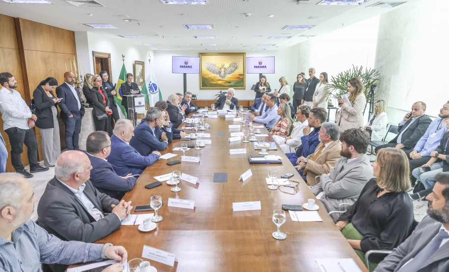 Novo marco regulatório da Ilha do Mel avança com instituição de comitê gestor