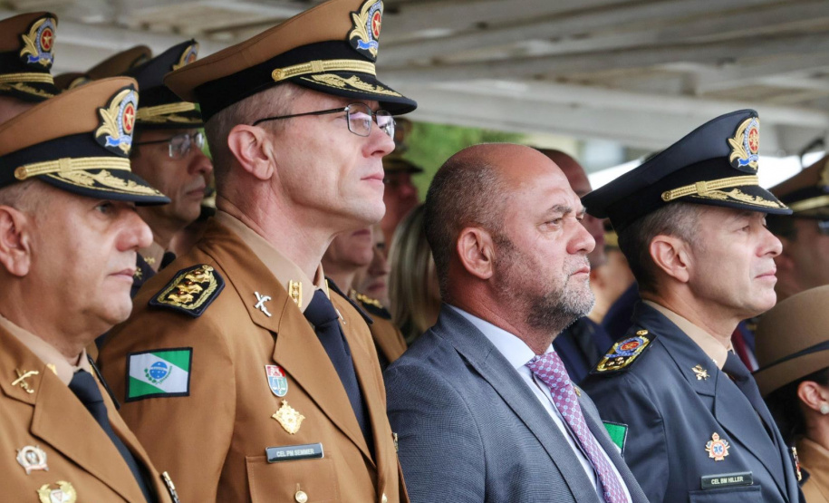 PMPR entrega Espadim Tiradentes para 106 cadetes do curso de ofici ais