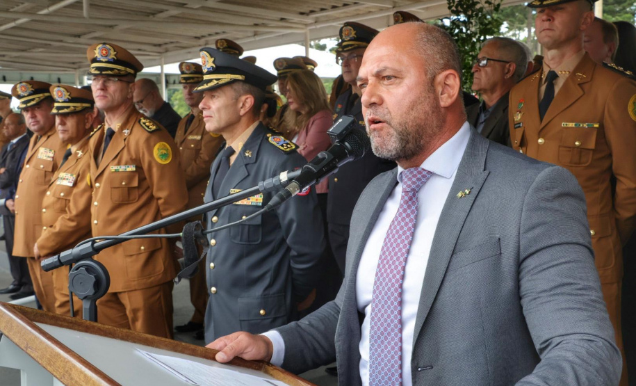 PMPR entrega Espadim Tiradentes para 106 cadetes do curso de ofici ais