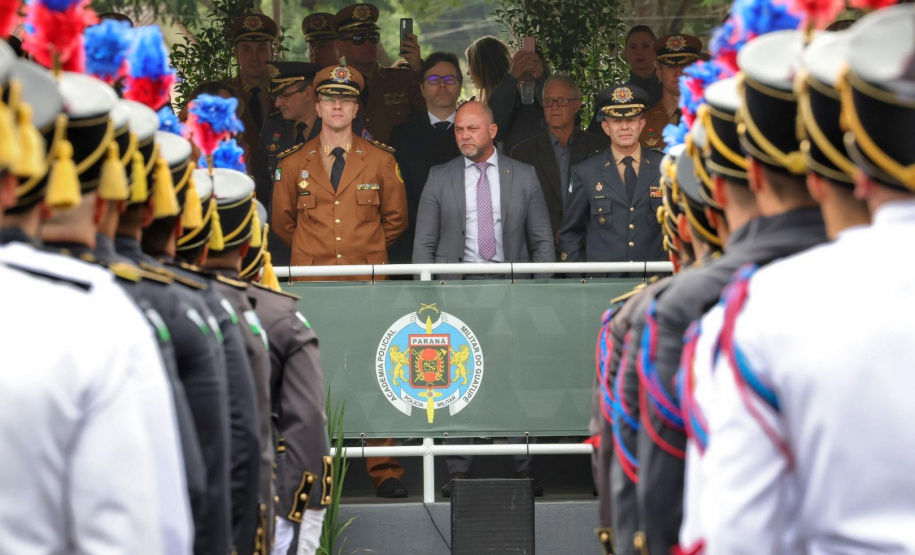 PMPR entrega Espadim Tiradentes para 106 cadetes do curso de ofici ais