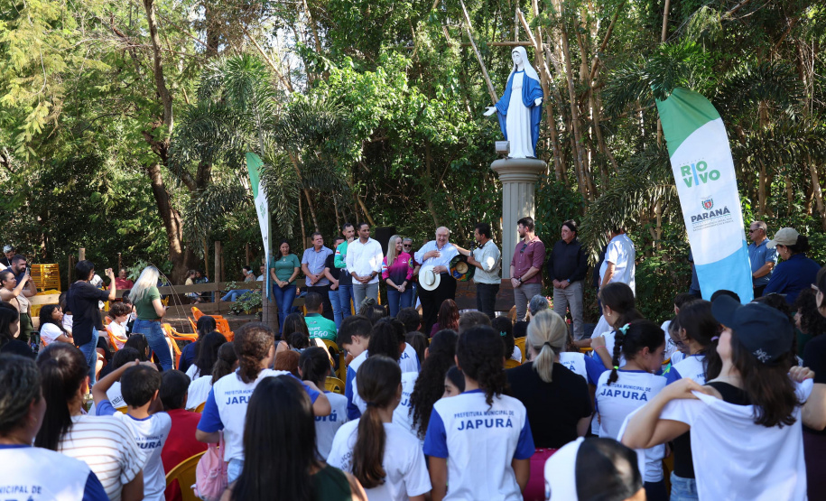 Ação do Rio Vivo em Japurá: 150 mil peixes nativos soltos no Rio Ivaí