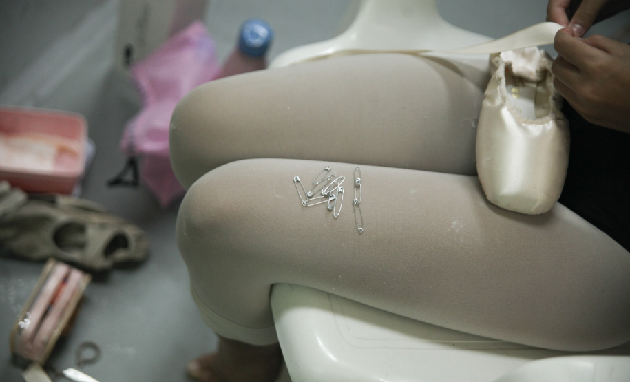 Muito além da sapatilha: o processo de iniciação às pontas na Escola de Dança Teatro Guaíra