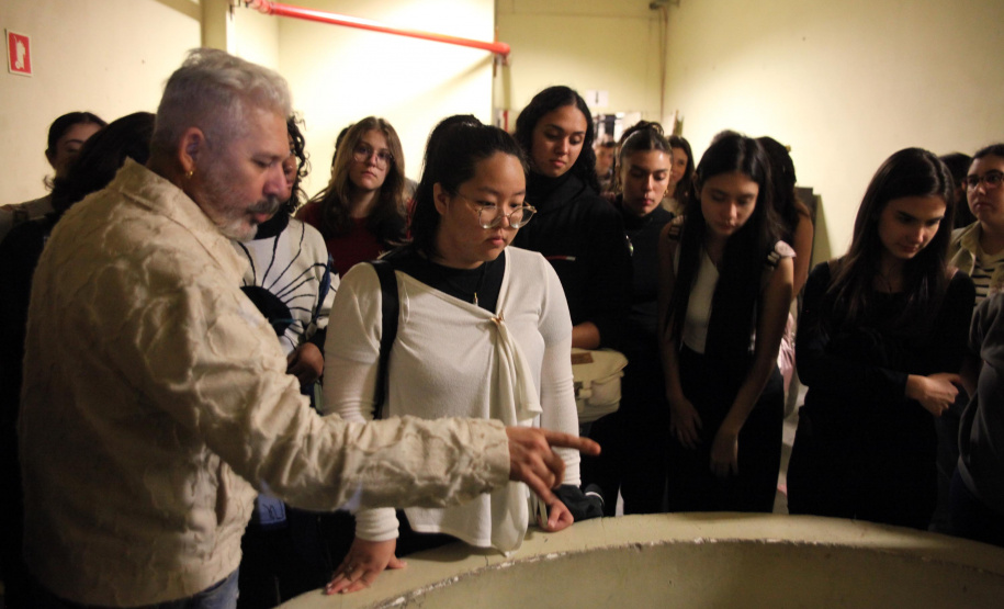 Teatro Guaíra retoma atividades de visitas guiadas com agendamentos