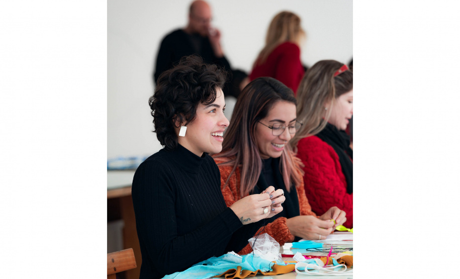 MON promove roda de conversa e laboratório de escultura gratuito para educadores
