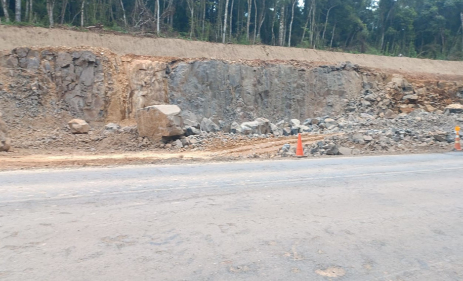 DER - PRC - 466 - Detonação de rocha em Guarapuava