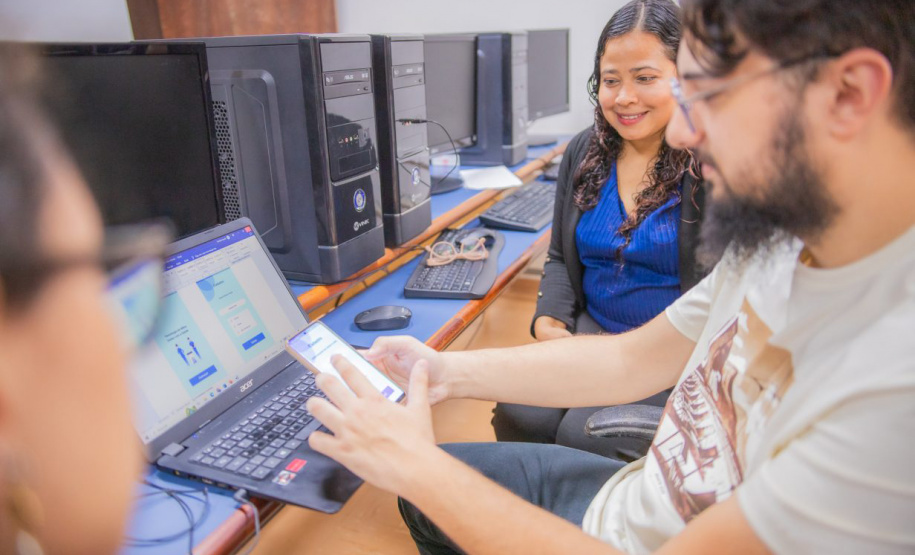 SETI Paraná seleciona profissionais para modernizar indústrias; remuneração é de R$ 5,1 mil