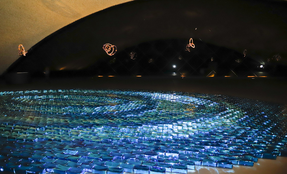 Últimos dias da exposição “O Olho da Noite”, do francês Jean-Michel Othoniel