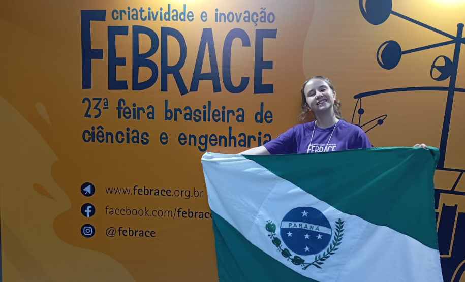 SEED ESTUDANTE PREMIADA MAIOR FEIRA DE CIÊNCIAS