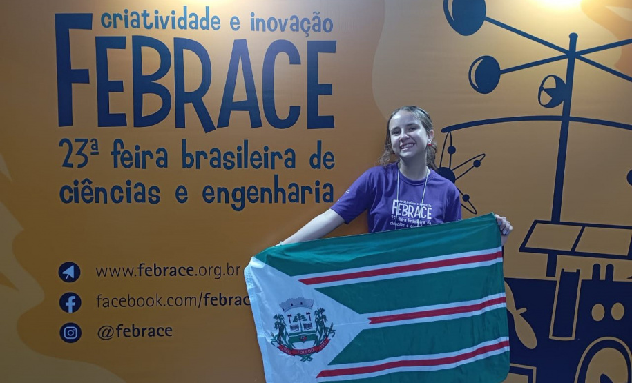 SEED ESTUDANTE PREMIADA MAIOR FEIRA DE CIÊNCIAS