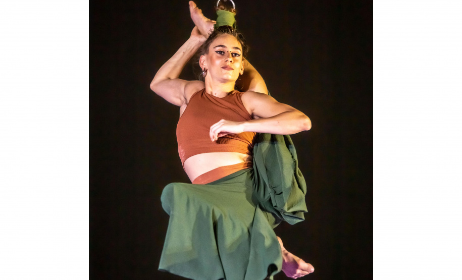 ACROBATAS REVERSO FILMES