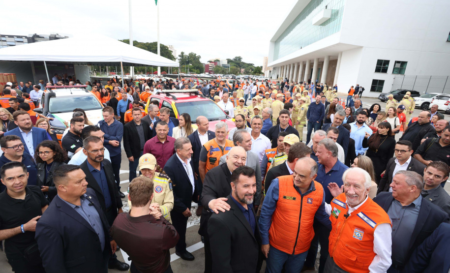 R$ 22 milhões: Estado entrega equipamentos a 100 municípios para combate a incêndios