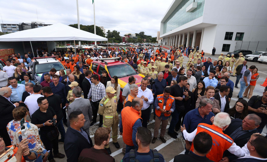 R$ 22 milhões: Estado entrega equipamentos a 100 municípios para combate a incêndios