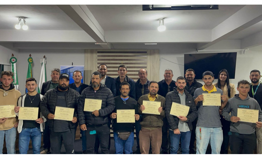 Qualifica Paraná forma mais de 60 alunos em cursos profissionalizantes em Tijucas do Sul e Agudos do Sul