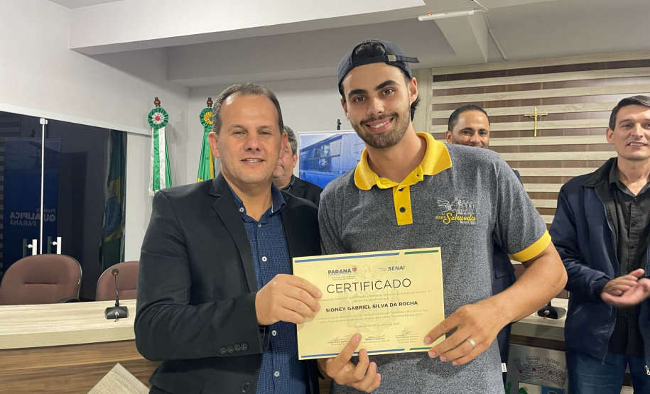 Qualifica Paraná forma mais de 60 alunos em cursos profissionalizantes em Tijucas do Sul e Agudos do Sul