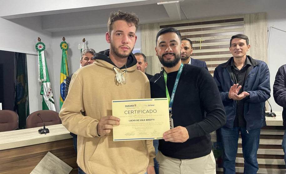 Qualifica Paraná forma mais de 60 alunos em cursos profissionalizantes em Tijucas do Sul e Agudos do Sul