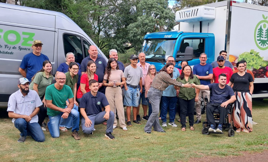 SEAB Cooperativa recebe veículos para fortalecer distribuição de alimentos escolares