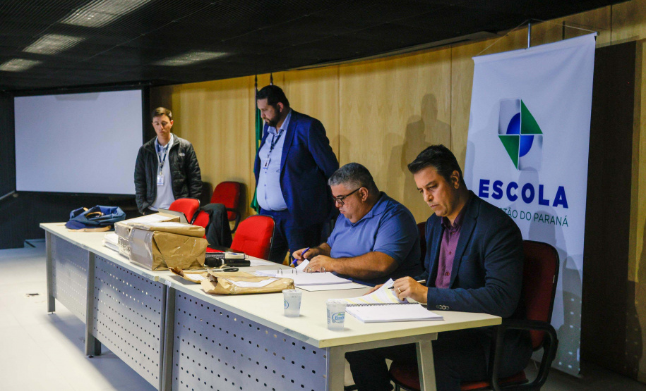 Consórcios apresentam propostas para Centrais de Atendimento ao Cidadão do Paraná