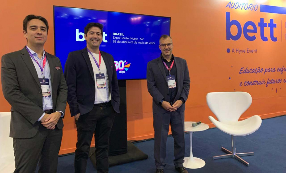 Paraná apresenta modelo inovador de parceria público-privada e políticas de leitura digital na educação durante a Bett Brasil 2025