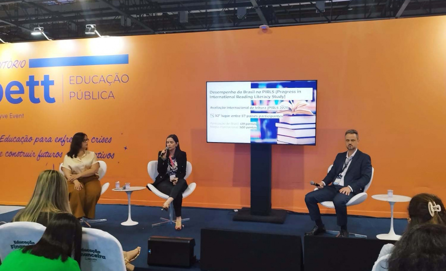 Paraná apresenta modelo inovador de parceria público-privada e políticas de leitura digital na educação durante a Bett Brasil 2025