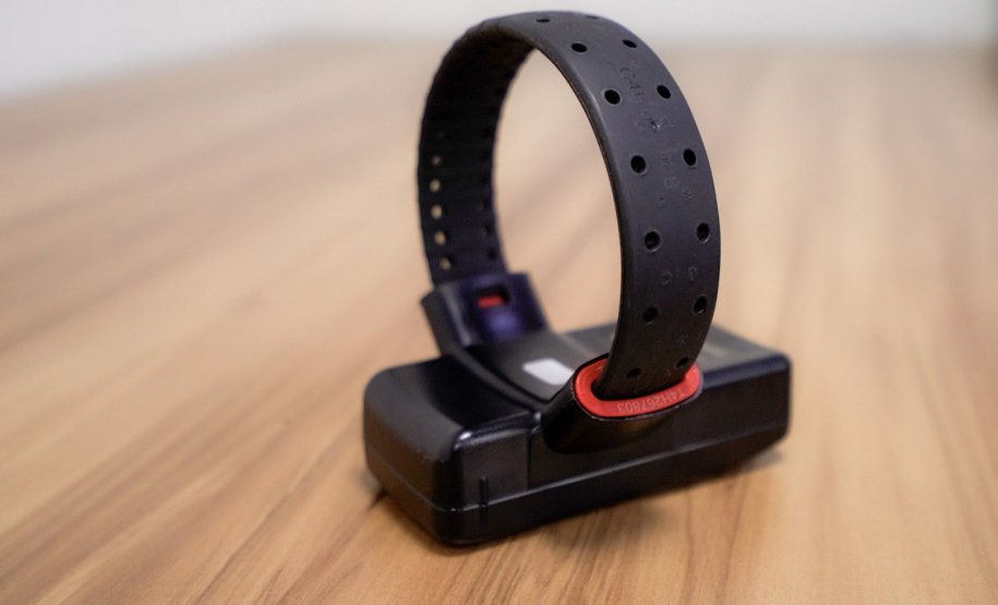 Como será a monitoração simultânea de mulheres vítimas de violência e agressores