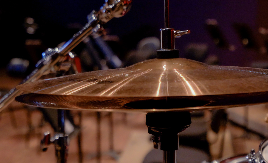 Famílias, movimentos, disposição no palco: confira como funciona uma orquestra sinfônica