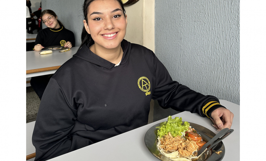 Governo do Paraná faz a entrega da 3ª remessa de produtos que compõem o cardápio escolar