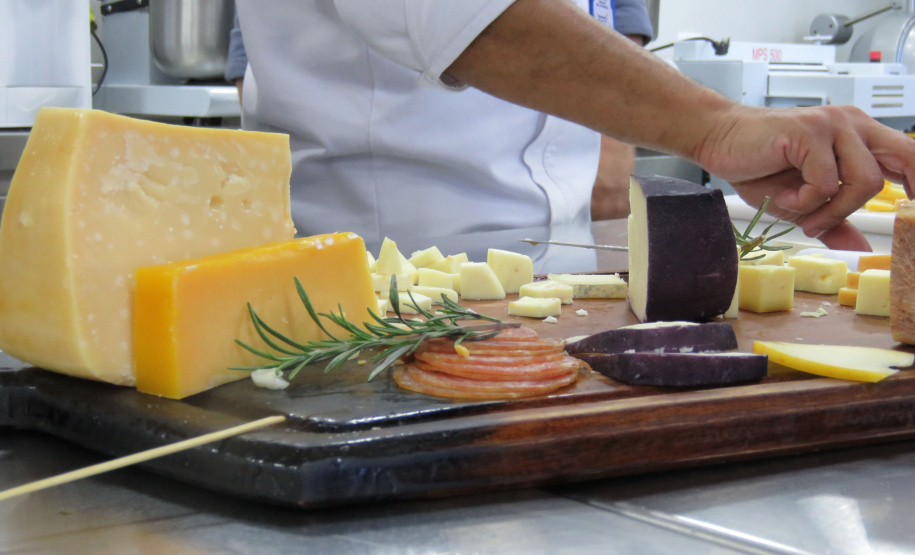 Ações da Adapar asseguram qualidade dos produtos do Prêmio Queijos do Paraná 2025