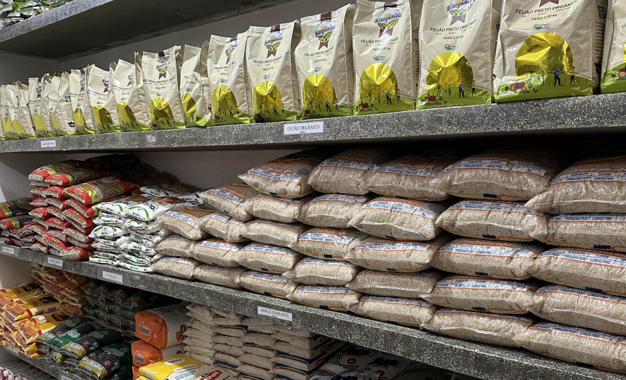 Governo do Paraná faz a entrega da 3ª remessa de produtos que compõem o cardápio escolar