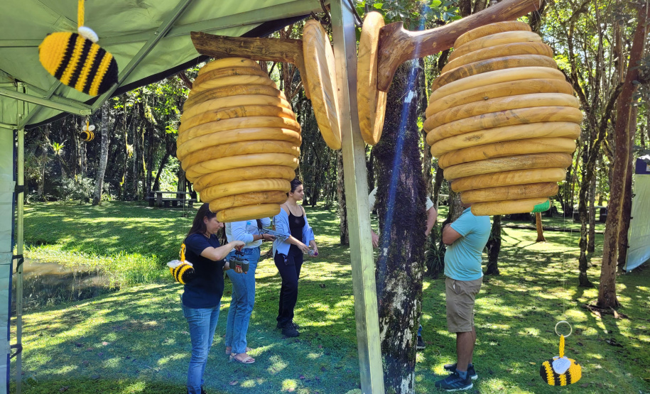 Dia Mundial da Abelha: Poliniza Paraná vai chegar a mais 11 complexos ambientais do Estado em 2025