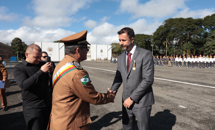 Medalha Coronel Sarmento: secretários e autoridades recebem honraria da PMPR