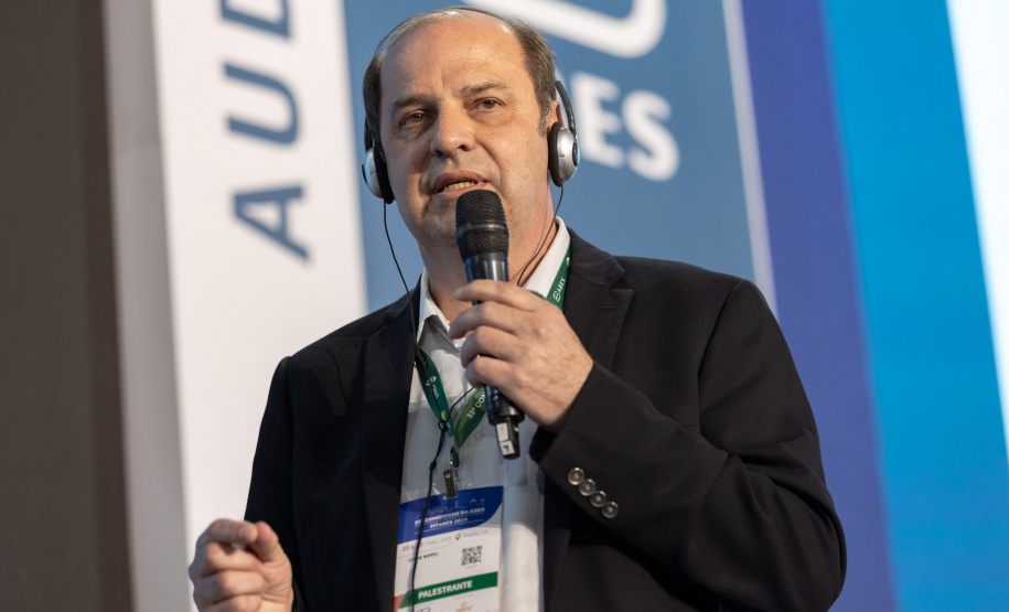 Diretor de Operações da Sanepar apresenta resultados do programa de Saneamento Rural do Paraná, que é diferenciado no país