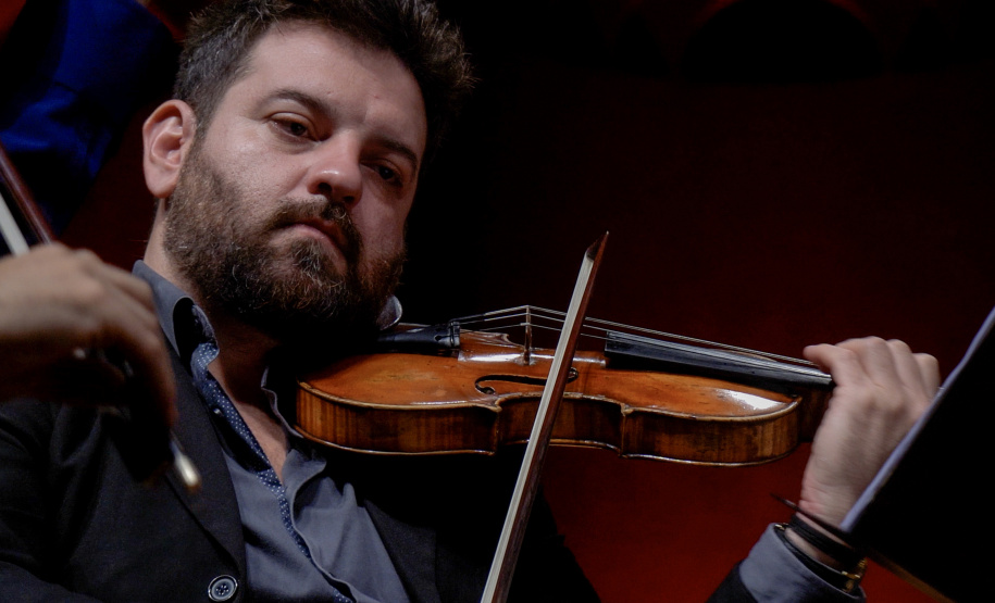 Famílias, movimentos, disposição no palco: confira como funciona uma orquestra sinfônica