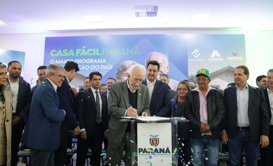 Casa Fácil Paraná chega a 110 mil famílias beneficiadas e investirá mais R$ 1,5 bilhão