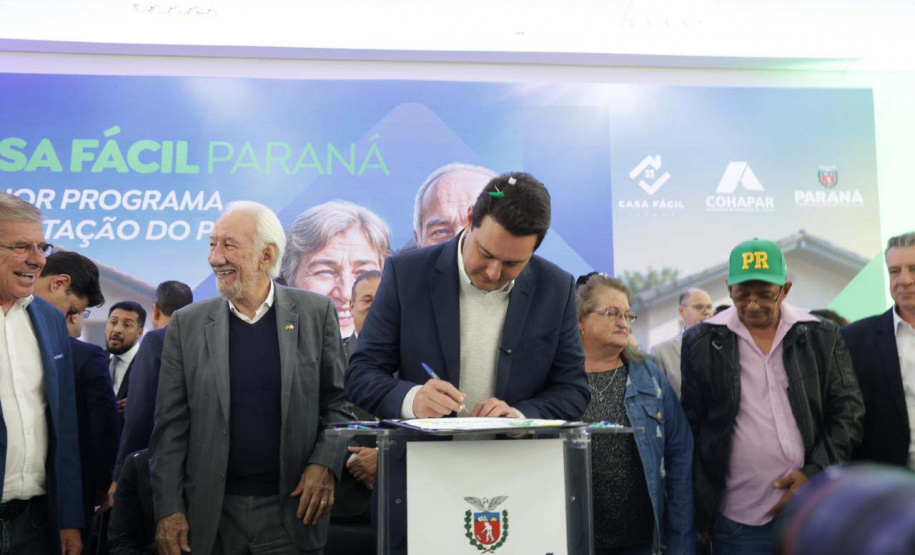 Casa Fácil Paraná chega a 110 mil famílias beneficiadas e investirá mais R$ 1,5 bilhão
