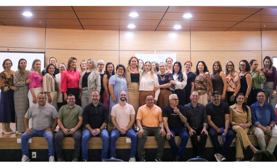 SEED - NRE de Umuarama capacita 600 professores em evento regional sobre autismo e inclusão