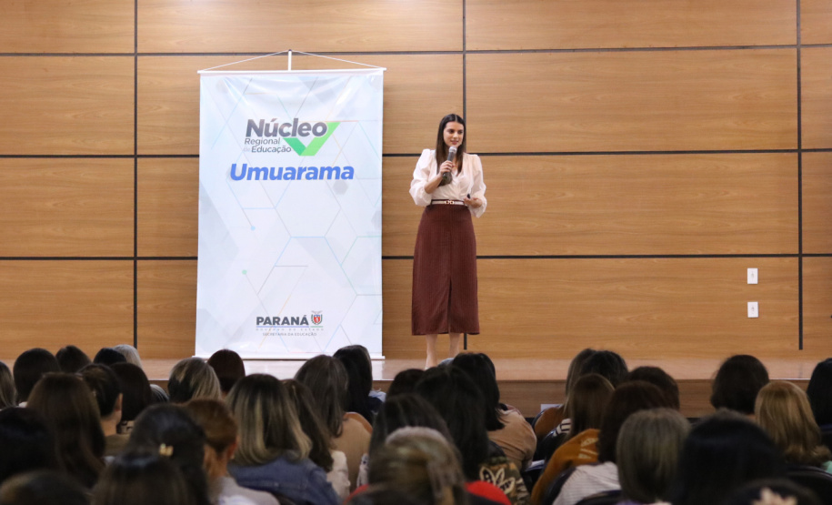 SEED - NRE de Umuarama capacita 600 professores em evento regional sobre autismo e inclusão