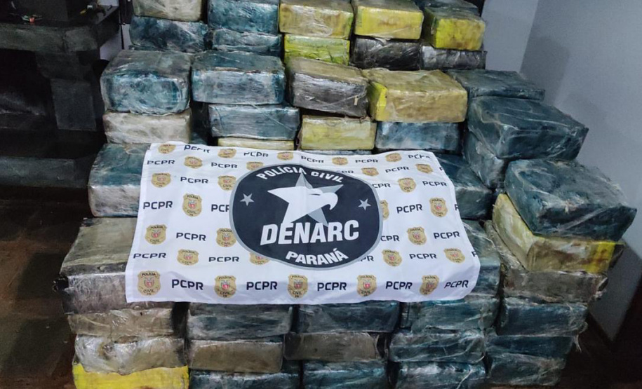 PCPR e PMMS apreendem 2,2 toneladas de maconha e prendem homem em flagrante em Lindoeste