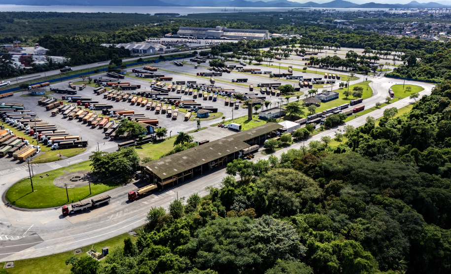 Porto de Paranaguá recebe o maior volume de caminhões da história no Pátio de Triagem