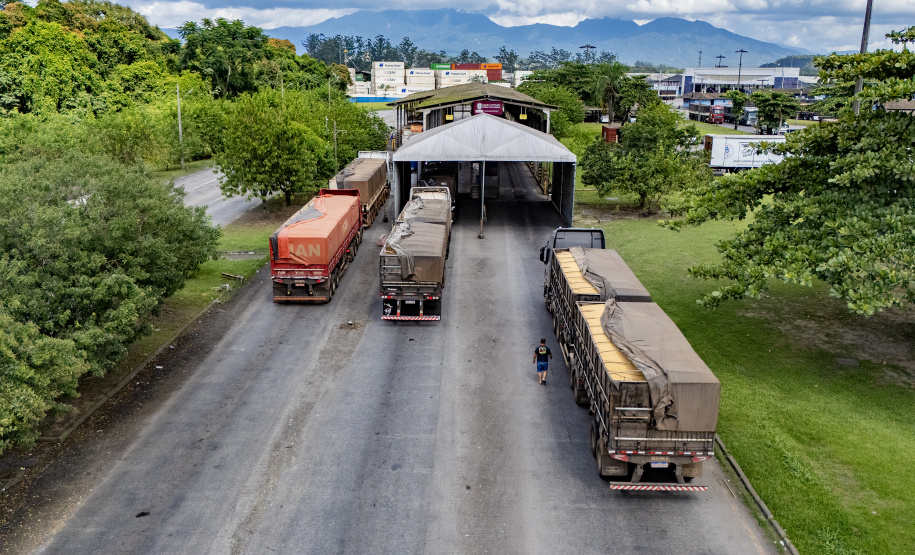 Porto de Paranaguá recebe o maior volume de caminhões da história no Pátio de Triagem