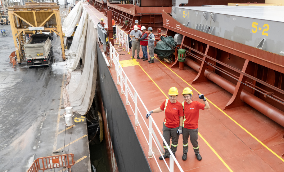 Mulheres quebram barreiras: primeiras estivadoras iniciam trabalho em Paranaguá