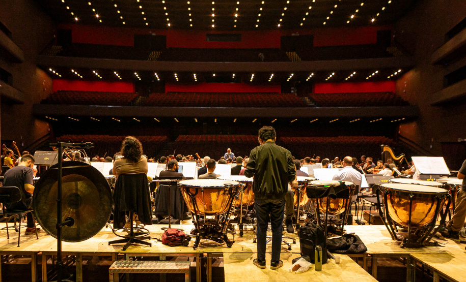 Famílias, movimentos, disposição no palco: confira como funciona uma orquestra sinfônica
