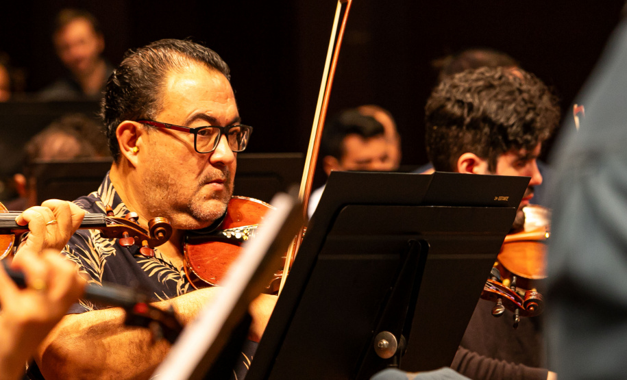 Famílias, movimentos, disposição no palco: confira como funciona uma orquestra sinfônica