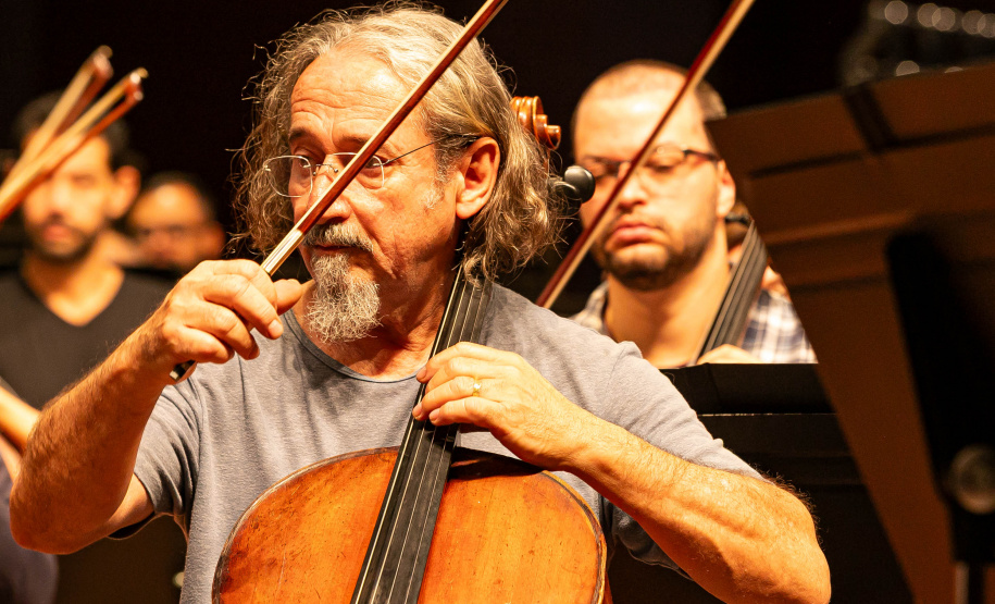 Unidos pelo amor à música: histórias de quem dá vida à Orquestra Sinfônica do Paraná