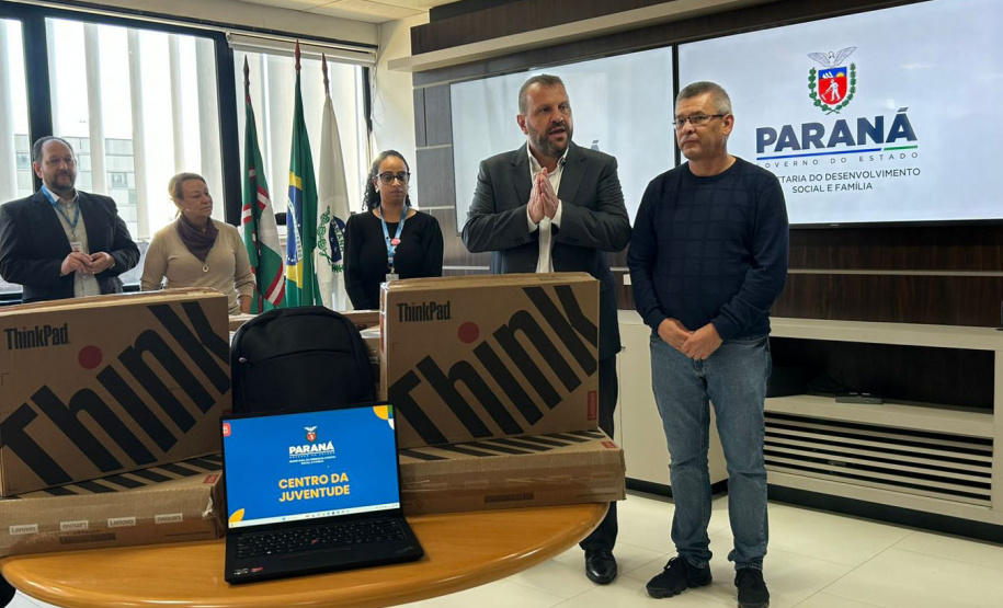 Estado entrega 177 notebooks para equipar 28 Centros da Juventude