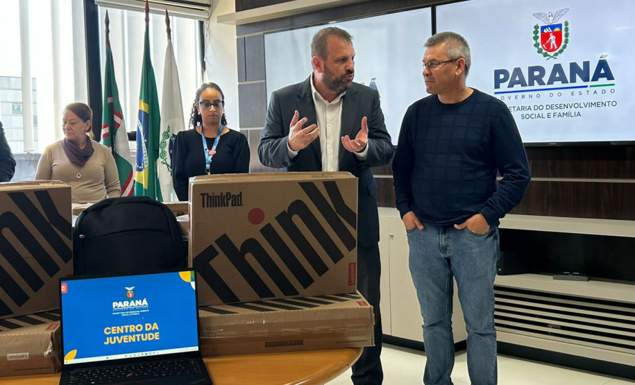 Estado entrega 177 notebooks para equipar 28 Centros da Juventude