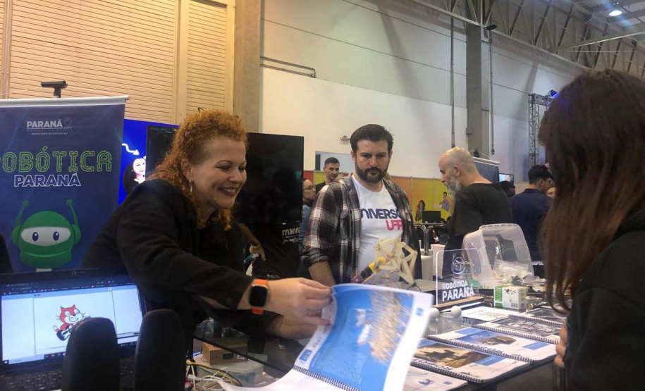 Estudantes da rede estadual descobrem oportunidades na feira Un iver so UFPR 2025