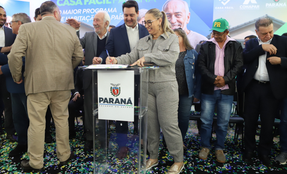 Casa Fácil Paraná chega a 110 mil famílias beneficiadas e investirá mais R$ 1,5 bilhão