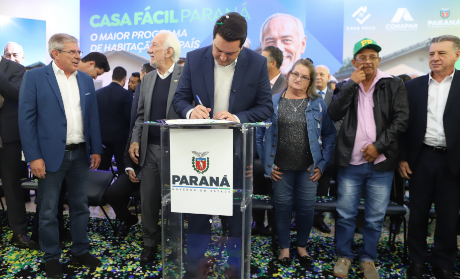 Estado assina contratos do Vida Nova para construir 2,5 mil casas para famílias de áreas de risco