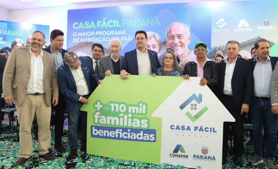 Casa Fácil Paraná chega a 110 mil famílias beneficiadas e investirá mais R$ 1,5 bilhão